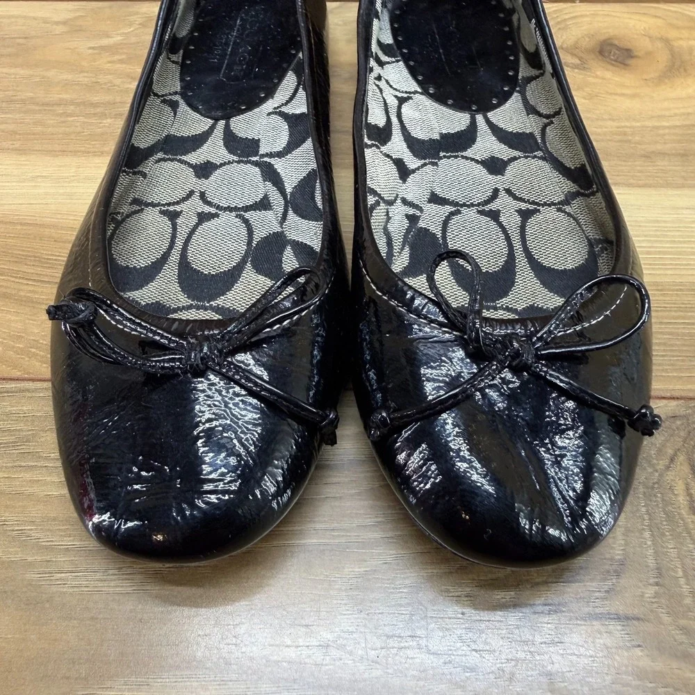 Coach Lonnie Y2K Ballet Flat 7 M Black Patent Leather Bow Chic Minimalist Casual